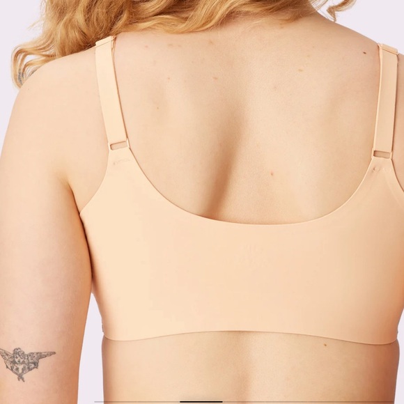 NWOT Parade Seamless Universal Smooth Lift Triangle Bralette in Sand - Picture 3 of 9